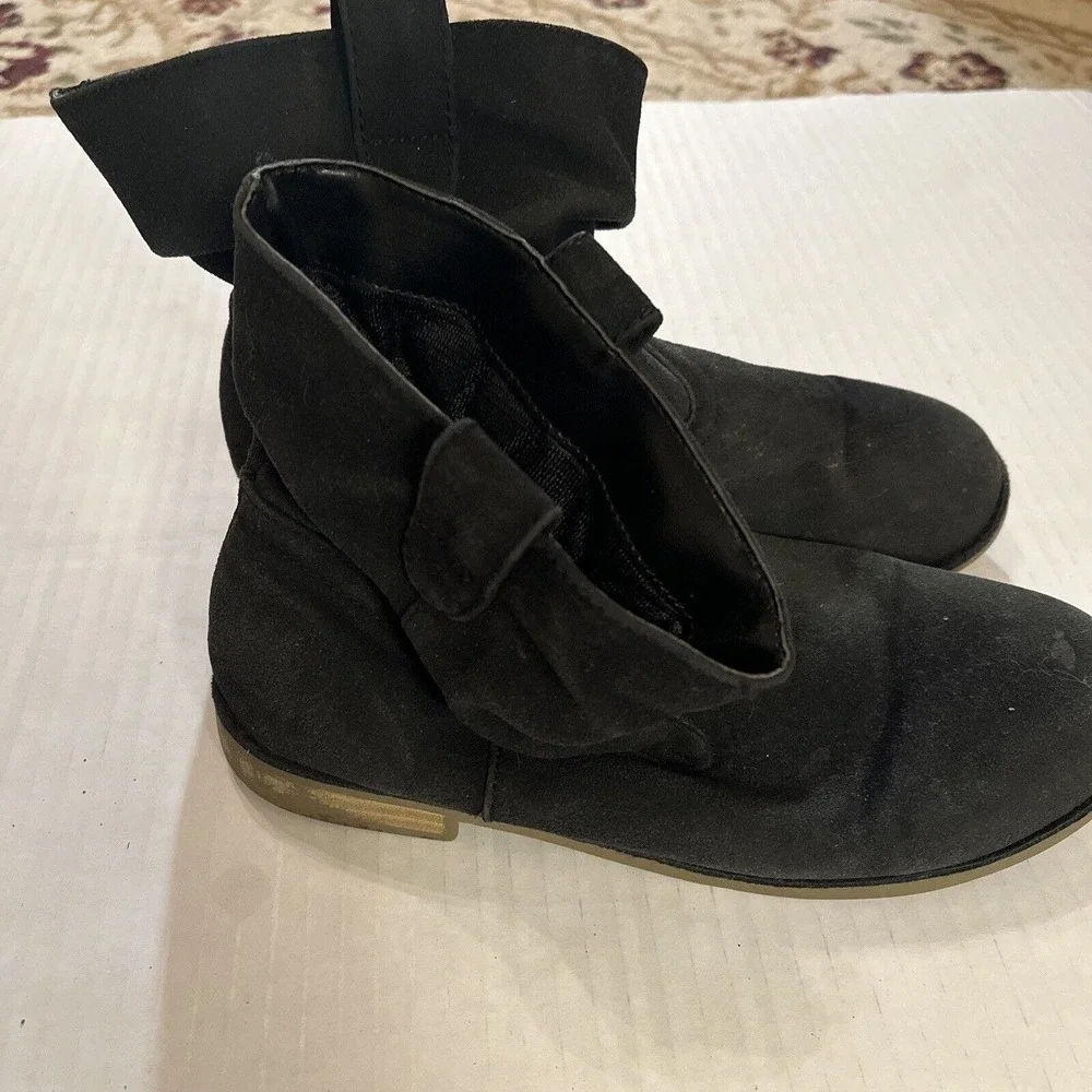 PLACE Girls size 3 Black Faux Suede Booties